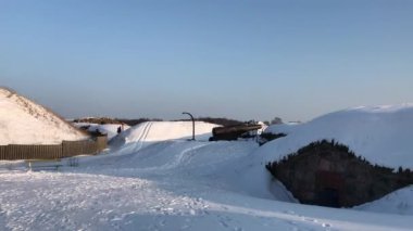 Helsinki, Finlandiya, karla kaplı bir yamaca yakın çekim
