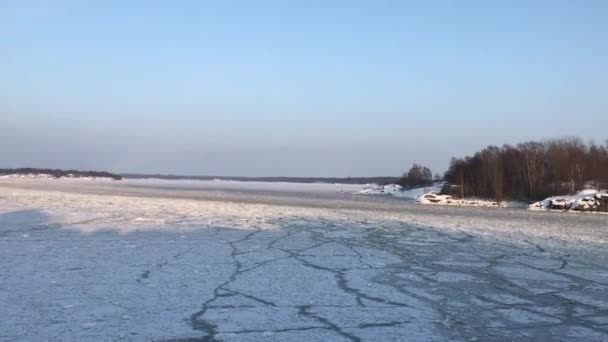 Helsinki, Finland, Een waterlichaam — Stockvideo