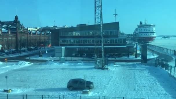 Helfeli, Финляндия, Большой корабль в водоеме — стоковое видео