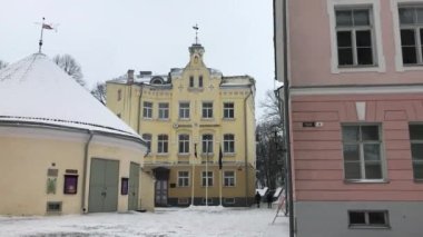 Tallinn, Estonya, Binanın önünde bir ev