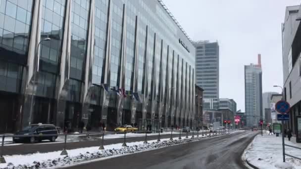 에스토니아 탈린, 도시에 있는 높은 건물 — 비디오