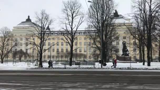 Tallinn, Estonsko, zasněžená silnice — Stock video