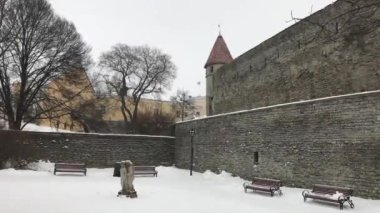 Tallinn, Estonya, Karla kaplı bir ev