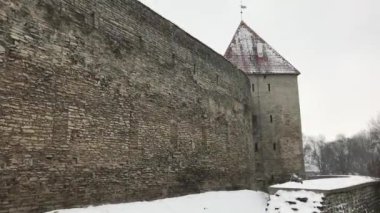Tallinn, Estonya, eski bir taş bina.