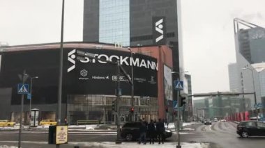 Tallinn, Estonya, Şehir caddesinde bir tabela