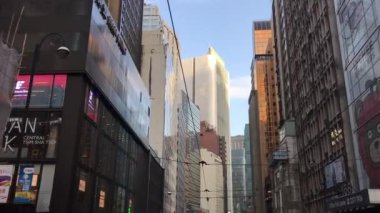 Hong Kong, Çin, işlek bir caddeye yakın çekim.