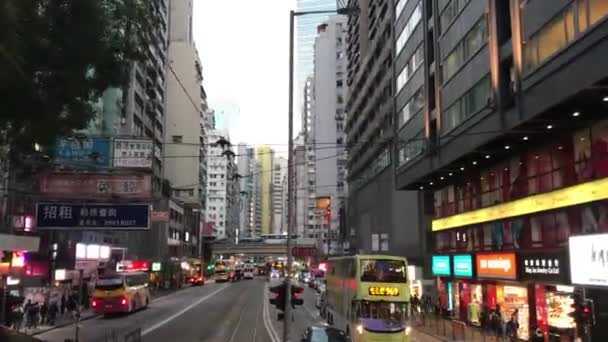 Hong Kong, Chine, Gros plan sur une rue animée de la ville — Video