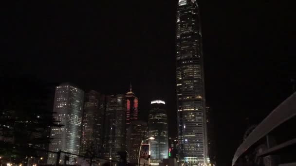 Hong Kong, China, un primer plano de un edificio alto — Vídeos de Stock