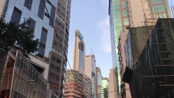 Hong Kong, China, Um close de uma movimentada rua da cidade — Vídeo de Stock