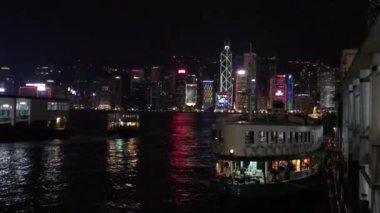 Hong Kong, Çin, Gece aydınlık bir şehir