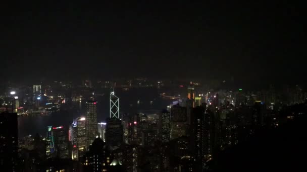 Hong Kong, China, Una vista de una ciudad por la noche — Vídeos de Stock