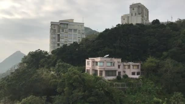 Hong Kong, Chiny, Zamek na szczycie budynku — Wideo stockowe