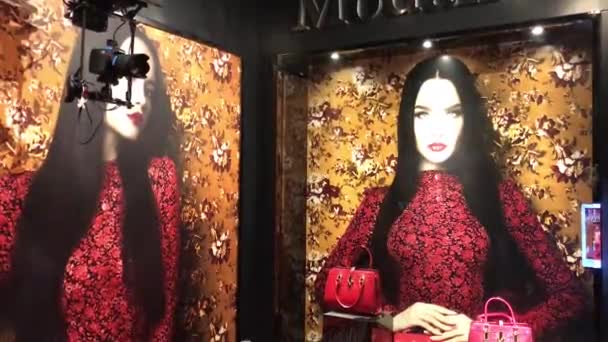 Hongkong, Kina, En visning i en butik — Stockvideo