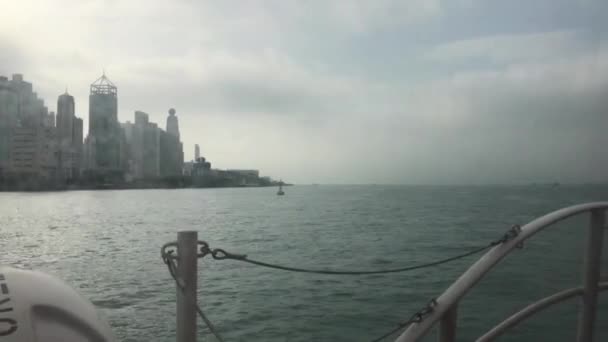 Hong Kong, Chiny, Most nad akwenem wodnym — Wideo stockowe