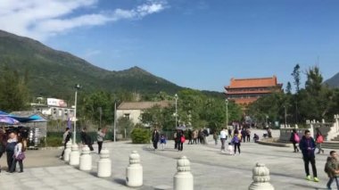 Hong Kong, Çin, 20 Kasım 2016: Sokakta yürüyen bir grup insan