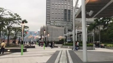 Hong Kong, Çin, işlek bir caddeye yakın çekim.
