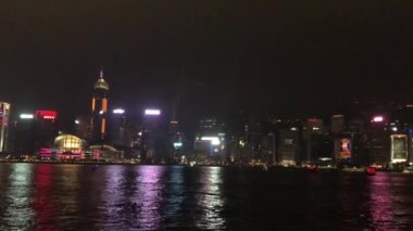 Hong Kong, Çin Yağmurlu bir gecede bir tekne