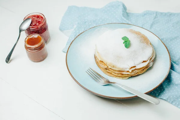 Pancakes Blue Plate Traditional Ukrainian Dish Traditional Russian Dish Sweet — Stock Photo, Image