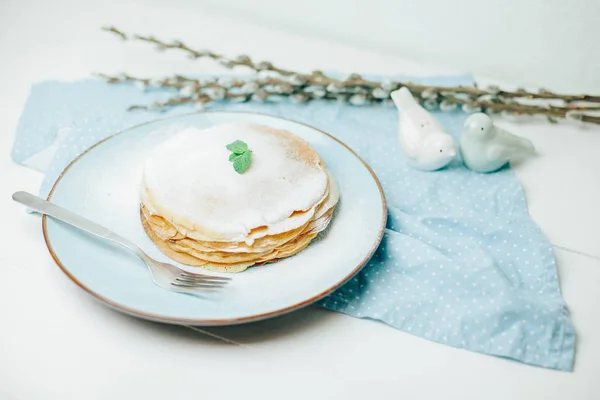 Crêpes Sur Une Assiette Bleue Plat Ukrainien Traditionnel Plat Traditionnel — Photo