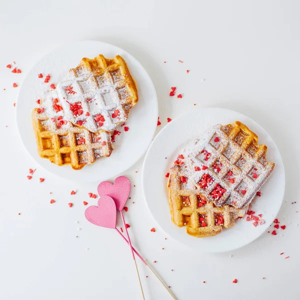 Geleneksel Belçika Waffle. Tatlı yiyecek. Romantik tatlı. 