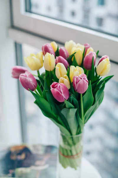 Mooi Boeket Van Lente Bloeiende Tulpen — Stockfoto