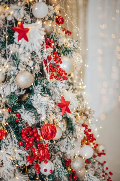 Kerstboom Achtergrond Prachtig Ingericht Huis — Stockfoto