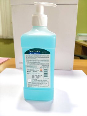 Bangalore, Karnataka / India-Mar 05 2020: Himalaya Saf El Dezenfektanı - 500 ml Konteynır veya Plastik Şişe