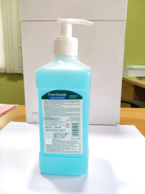 Bangalore, Karnataka / India-Mar 05 2020: Himalaya Saf El Dezenfektanı - 500 ml Konteynır veya Plastik Şişe