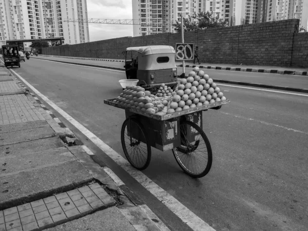 Bangalore Karnataka India Jun 2020 Zbliżenie Przydrożnej Sprzedaży Mango Koszyku — Zdjęcie stockowe