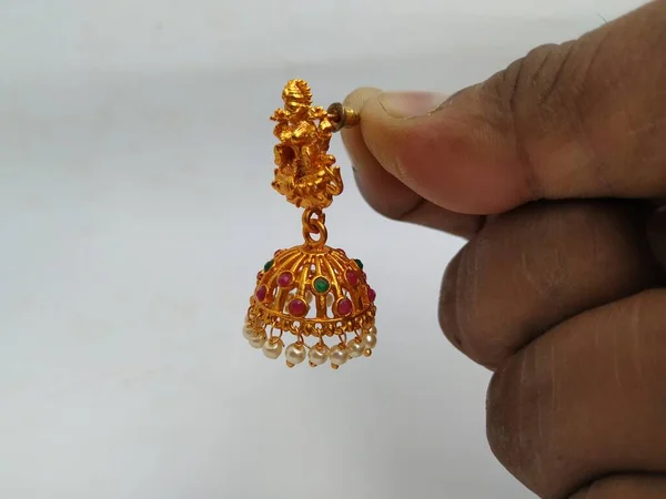 Closeup Holding Goddess Lakshmi Statues Bague Oreille Artisanale Traditionnelle Avec — Photo