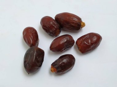 Ham Kuru Tarihlerin Kapanışı Kahverengi Meyve Beyaz Arkaplanda İzole