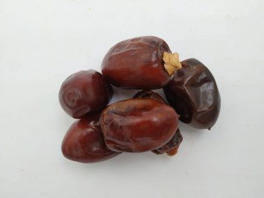 Ham Kuru Tarihlerin Kapanışı Kahverengi Meyve Beyaz Arkaplanda İzole