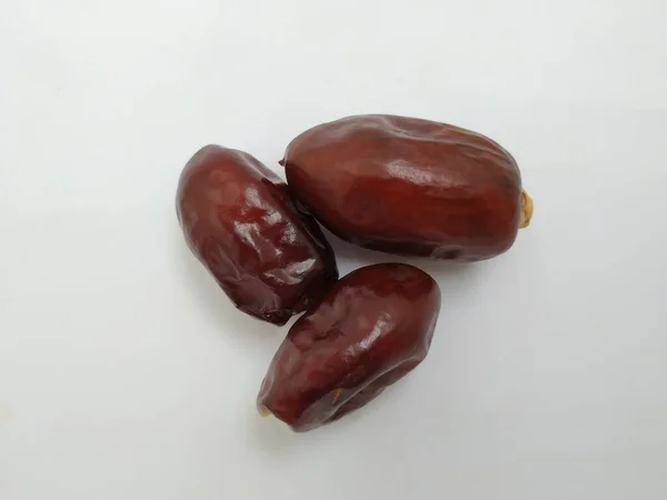 Gros Plan Raw Dry Dates Brown Couleur Fruit Isolé Sur — Photo