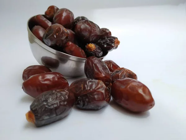 Nahaufnahme Von Raw Dry Dates Brown Color Fruit Einer Stahlschale — Stockfoto