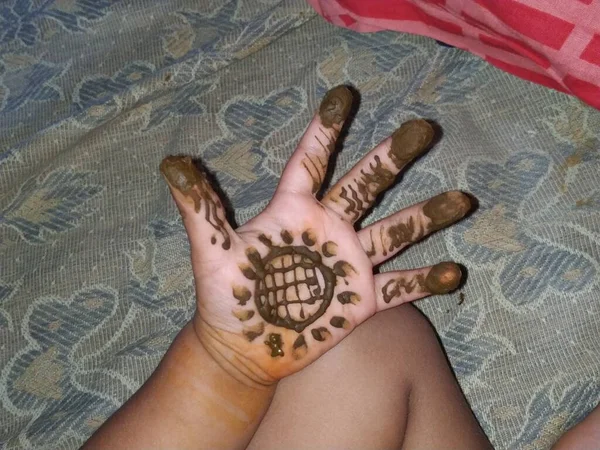 Nahaufnahme Von Dekorativem Henna Design Auf Indischer Mädchenpalme — Stockfoto