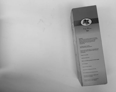 Bangalore, Karnataka / Hindistan-18 Temmuz 2020: A 'dan Z' ye Yakın Çekim Multivitamin ve Mineral Mango Lezzeti 200 ML Şişe Paketi Beyaz Arkaplan 'da izole edildi.