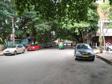 Bangalore, Karnataka / Hindistan-18 Temmuz 2020: Bangalore 'da Covid Lock nedeniyle Boş Yolların Kapanışı. Agrahara Dasarahalli 'de Trafik ve Sinyal Yok