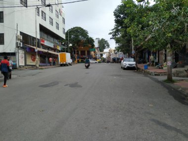 Bangalore, Karnataka / Hindistan-18 Temmuz 2020: Bangalore 'da Covid Lock nedeniyle Boş Yolların Kapanışı. Agrahara Dasarahalli 'de Trafik ve Sinyal Yok