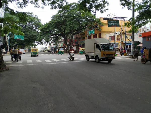 バンガロール カルナータカ州 インド 2020年7月18日 バンガロールのCovid Lock Downによる空の道路の閉鎖 Agrahara Dasarahalliでの交通と信号のない輸送 — ストック写真