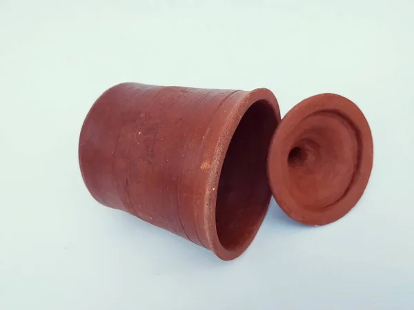 Szekrény Kézzel Készített Homok Vagy Clay Glass Fedél Elszigetelt Fehér — Stock Fotó