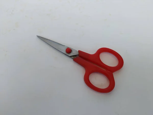 Nahaufnahme Von Stahl Und Roter Farbe Small Single Scissor Isoliert — Stockfoto