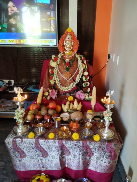 Bangalore Karnataka India Jul 2020Godin Lakshmi Standbeeld Decoratie Tijdens Het — Stockfoto