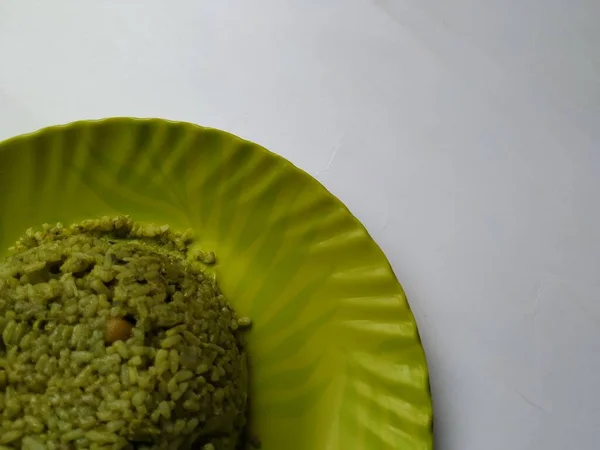 Closeup Του Palak Rice Heap Ατσάλινο Κουτάλι Ένα Πράσινο Χρώμα — Φωτογραφία Αρχείου