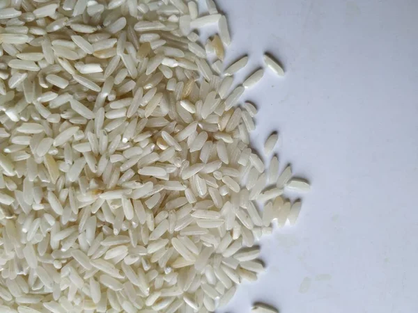 Closeup White Rice Heap Cozinha Isolada Fundo Branco — Fotografia de Stock