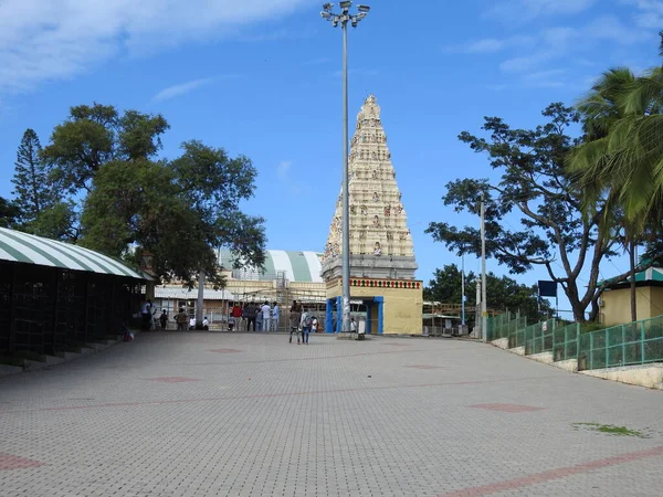 コルレガラ カルナタカ州 インド 2020年6月28日 天雲天とマハデシュワラ寺院の美しい景色 スリランカの古代と神聖な寺院として有名なマハーデシュワラは巡礼の中心地です — ストック写真