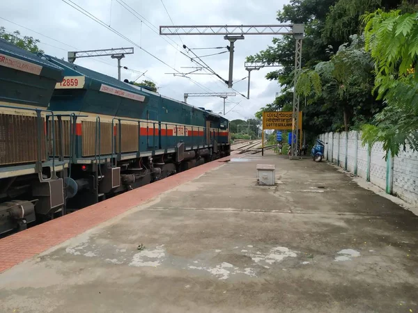 Bangalore Karnataka India Sep 2020 Closeup Lottegollahalli Railway Station Yellow — стокове фото