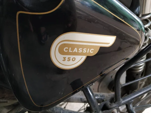 Bangalore Karnataka India Sep 2020 Closeup Calligraphic Text Royal Enfield — Stock Photo, Image