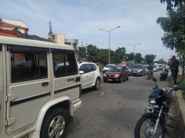 Bangalore, Karnataka / Hindistan-Sep 28-2020: Bangalore Yollarında Bisiklet ve Tempo ile Karnataka Bandh Halkının Kapanışı.