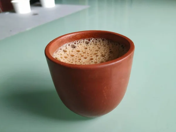 Closeup Hand Made Clay Atau Sand Coffee Cup Terisolasi Pada — Stok Foto