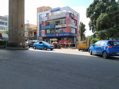 Bangalore, Karnataka / Hindistan-Ekim 15 2020: Hindistan Yurtdışı ve HDFC Banka Binası Yelachenhalli Metro İstasyonu Kanakapura Yolu yakınında.